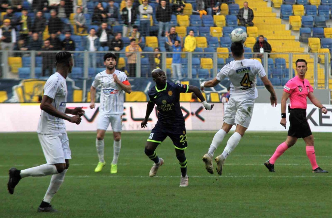 Spor Toto Süper Lig: MKE Ankaragücü: 3 - İstanbulspor: 2 (Maç sonucu)