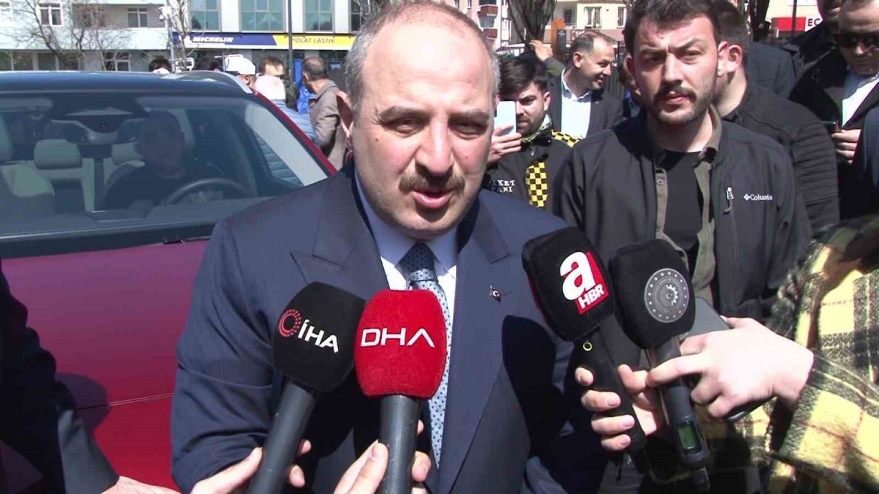 Bakan Varank: “Bakanların yerli ve milli otomobili makam aracı olarak kullanmalarının önemli bir mesaj olduğunu düşünüyorum"