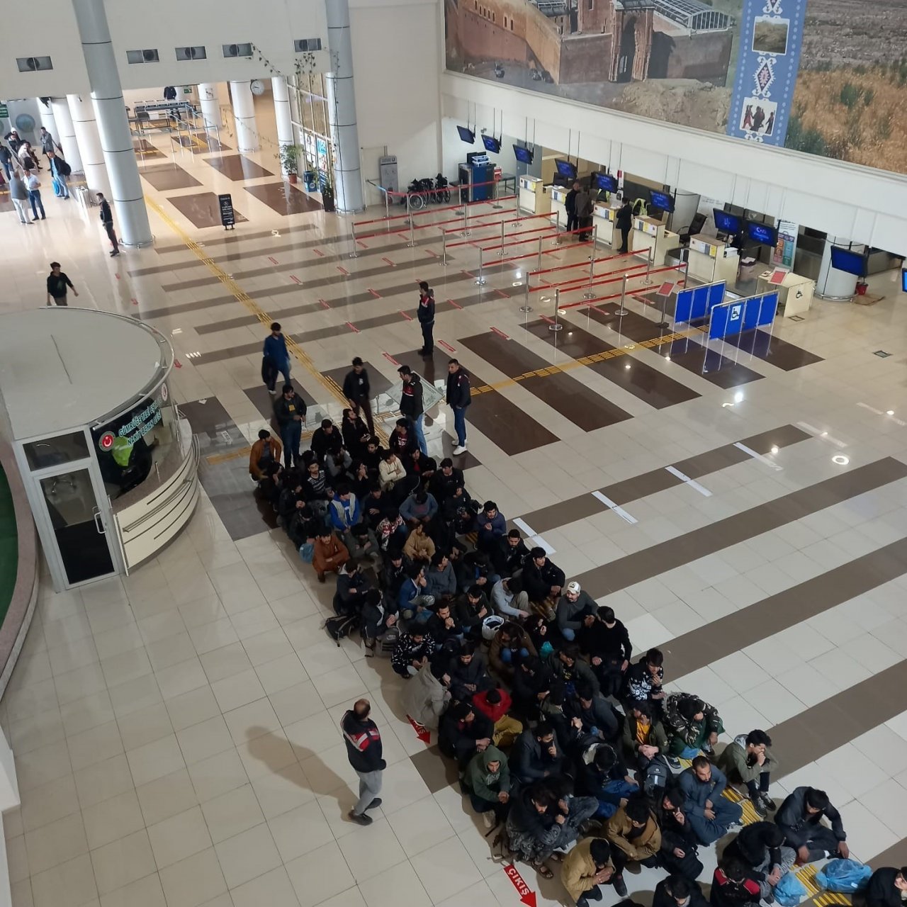 Ağrı’da 365 Afgan göçmen sınır dışı edildi