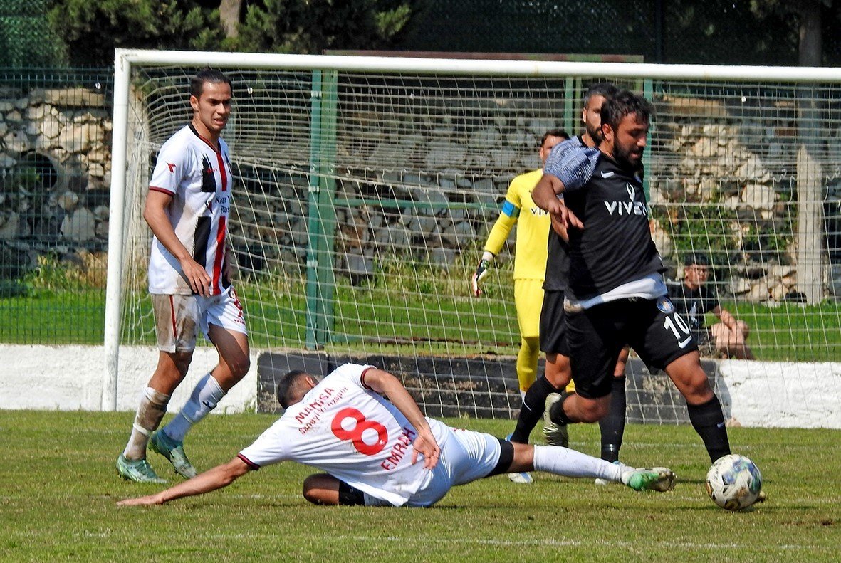 Çeşme Belediyespor sahasında 3-2 mağlup oldu