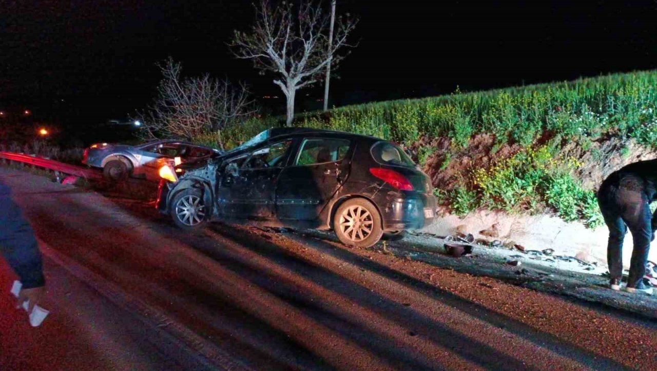 Gaziantep-Kilis karayolunda zincirleme trafik kazası: 1’i polis 2 ölü, 4 yaralı