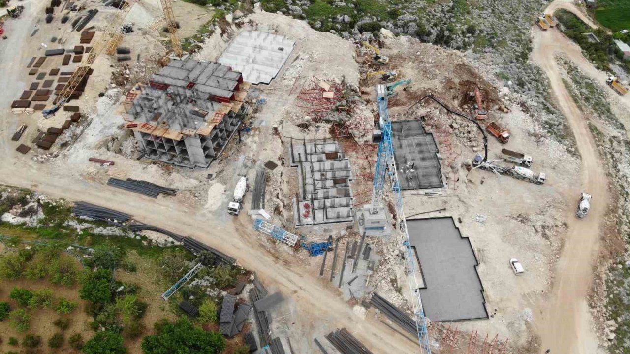 Hatay’da deprem konutları yükseliyor