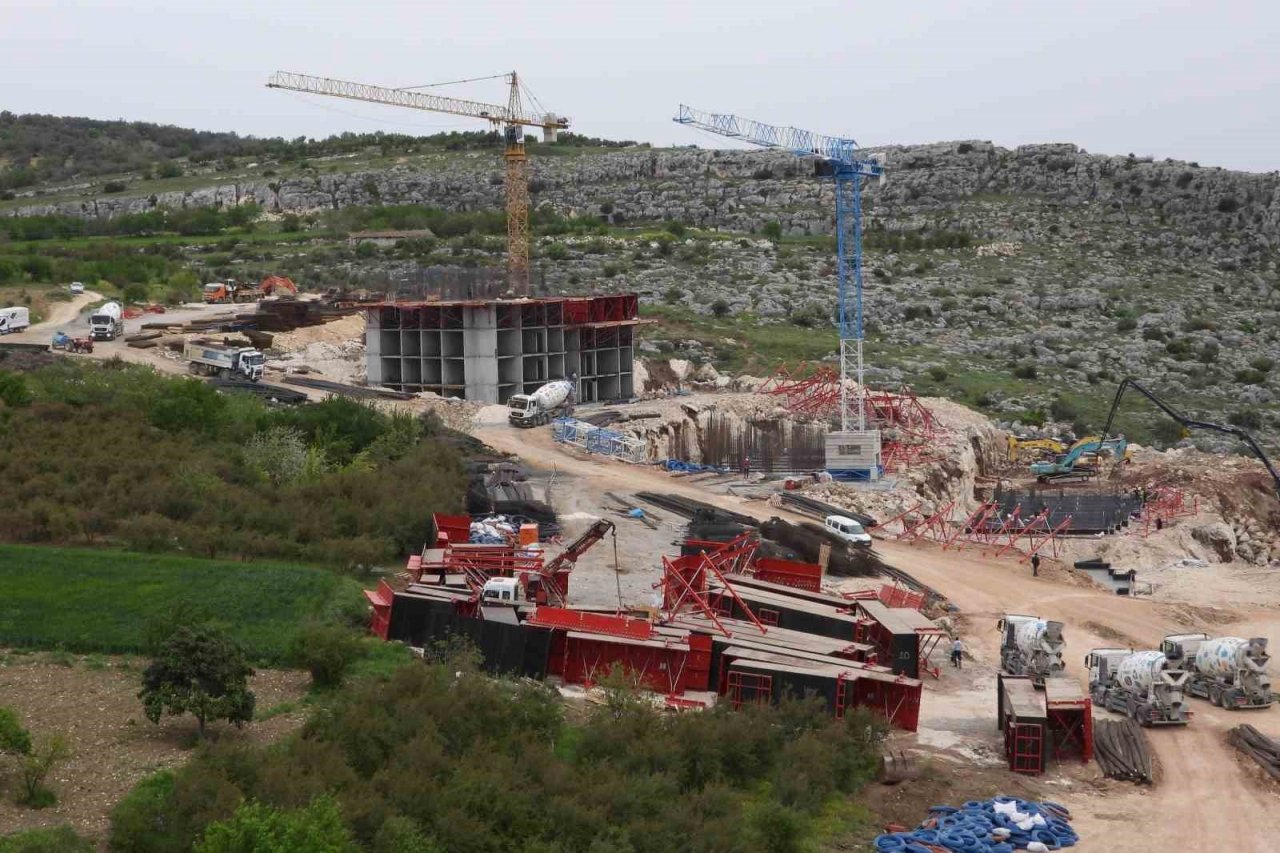 Hatay’da deprem konutları yükseliyor