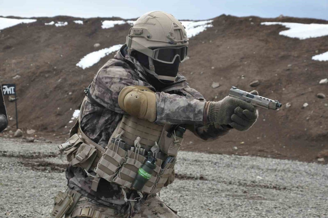 Kars’ta PÖH’lerden nefes kesen tatbikat