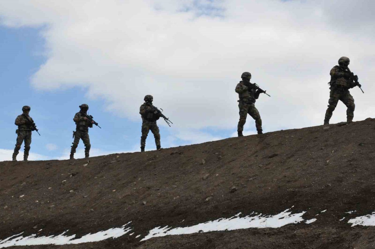 Kars’ta PÖH’lerden nefes kesen tatbikat