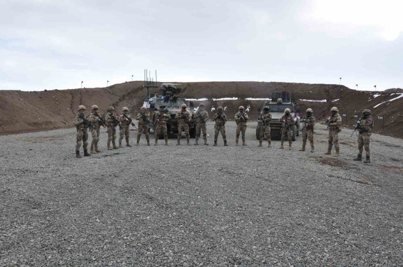 Kars’ta PÖH’lerden nefes kesen tatbikat