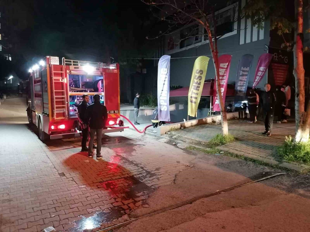 Fitness salonunda çıkan yangın söndürüldü