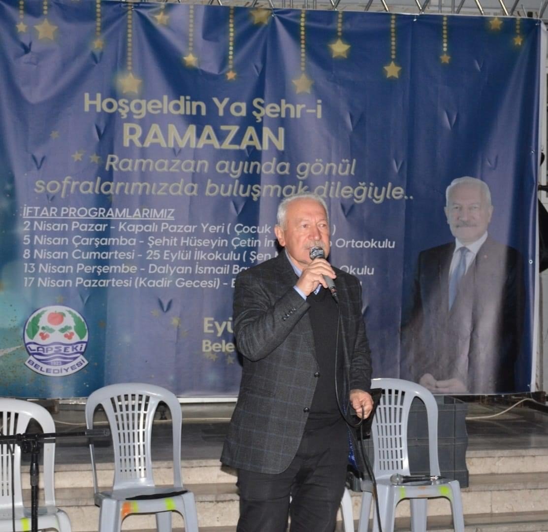 Lapseki Belediyesi’nin sokak iftarları devam ediyor