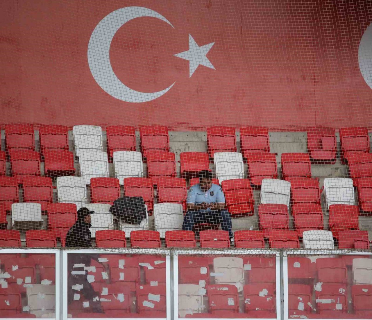 Başakşehir’i, Sivasspor deplasmanında 1 taraftar destekledi