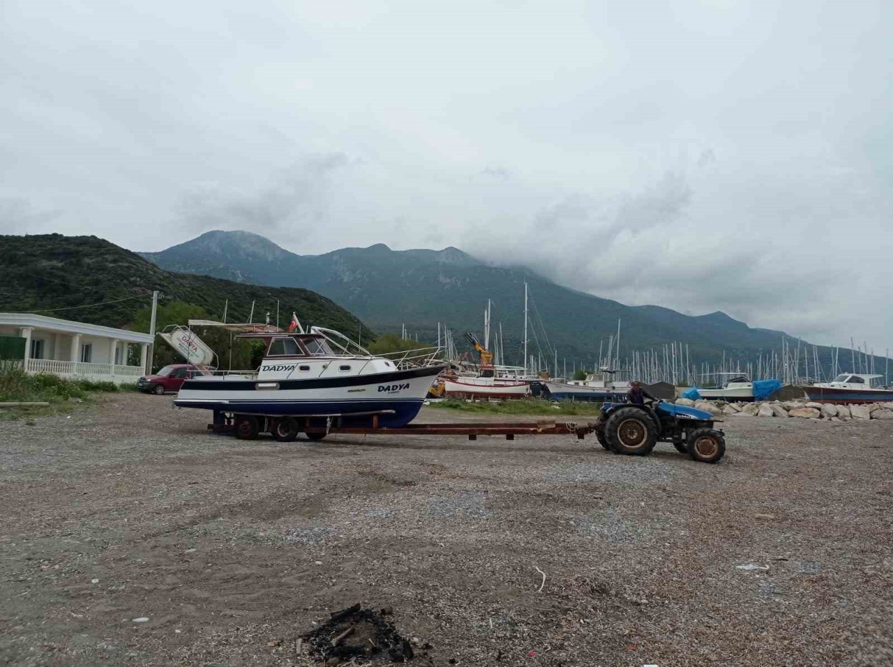 Datça’da bakım yapılan tekneler denize indirildi