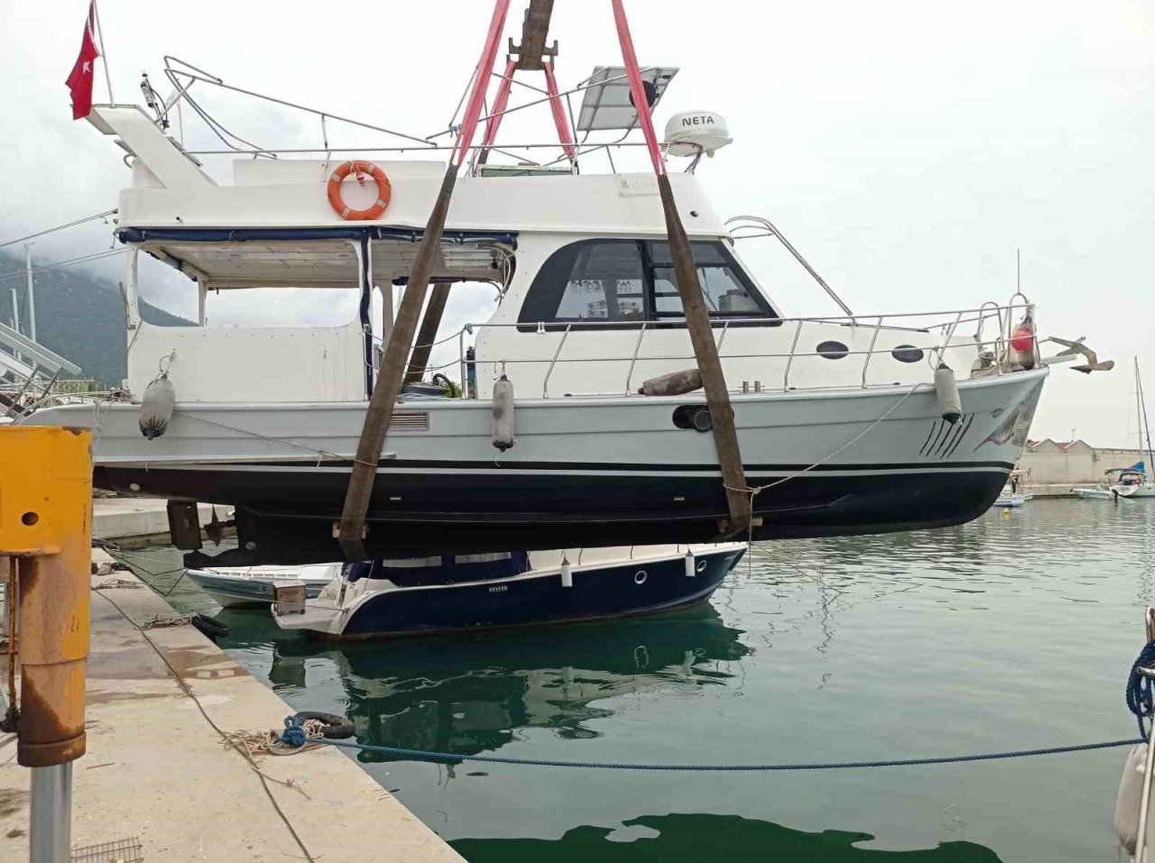 Datça’da bakım yapılan tekneler denize indirildi