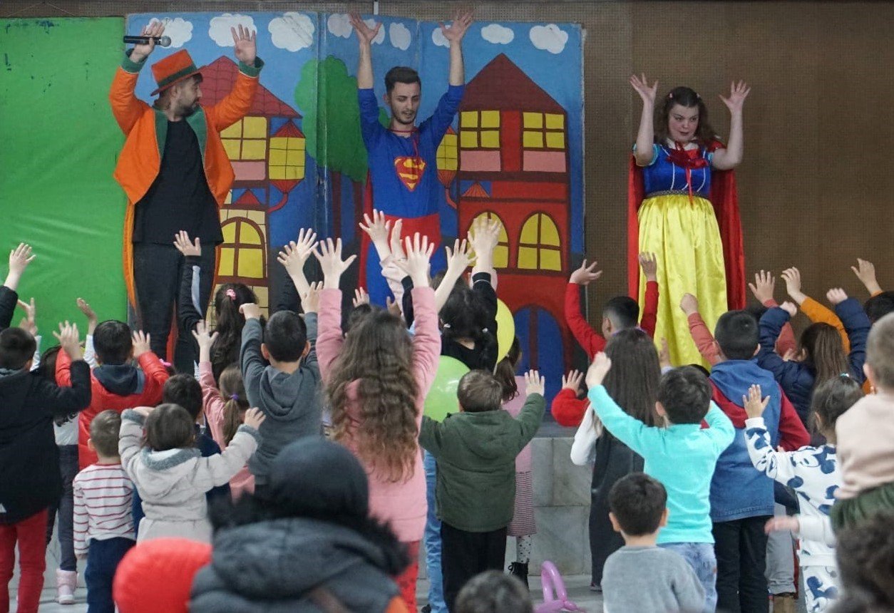 Çocuklar geleneksel Ramazan şenliğinde eğlendi