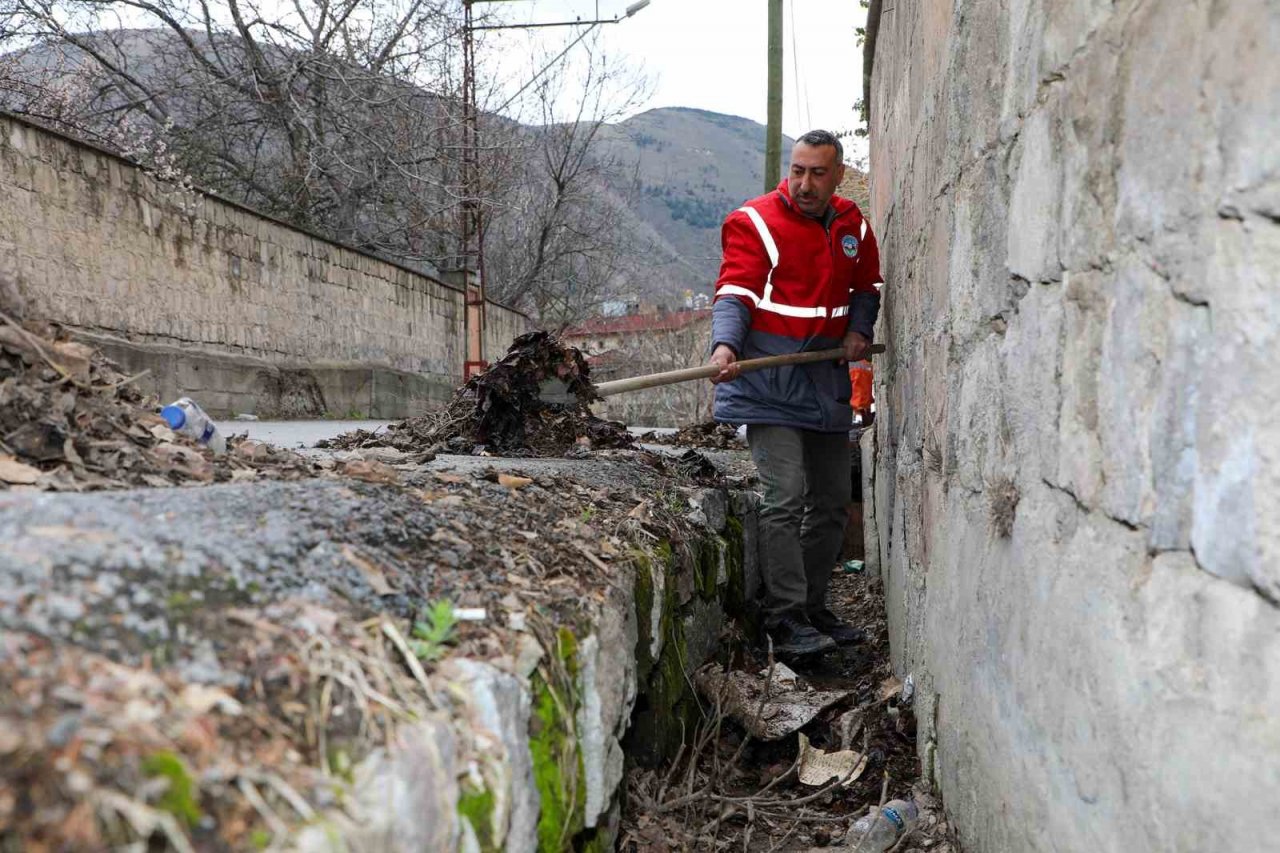 Talas’ın ‘can suyu’ kanalları yaza hazırlanıyor