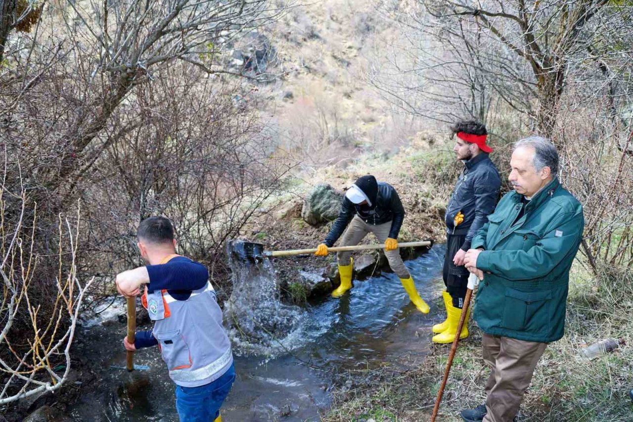 Talas’ın ‘can suyu’ kanalları yaza hazırlanıyor