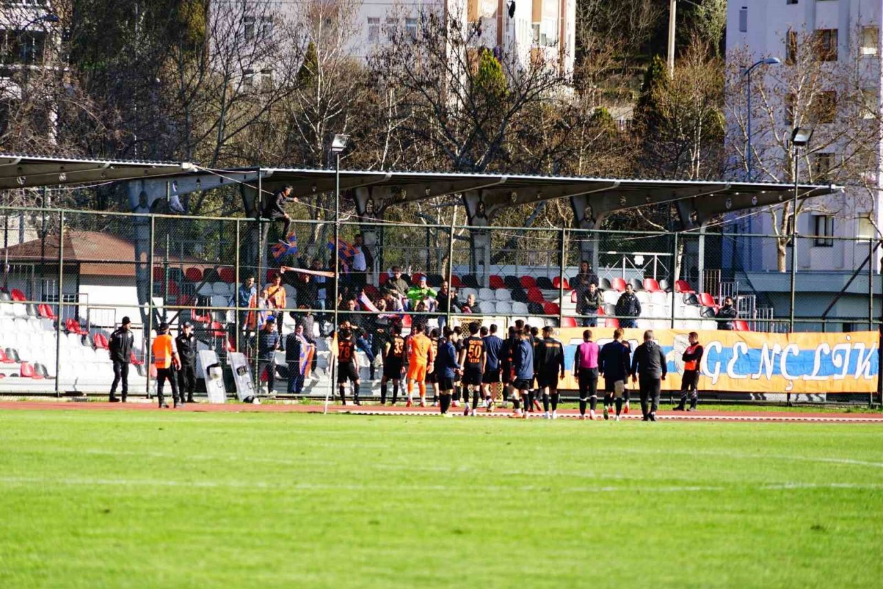 TFF 2. Lig: GMG Kastamonuspor: 0 - İskenderunspor: 2