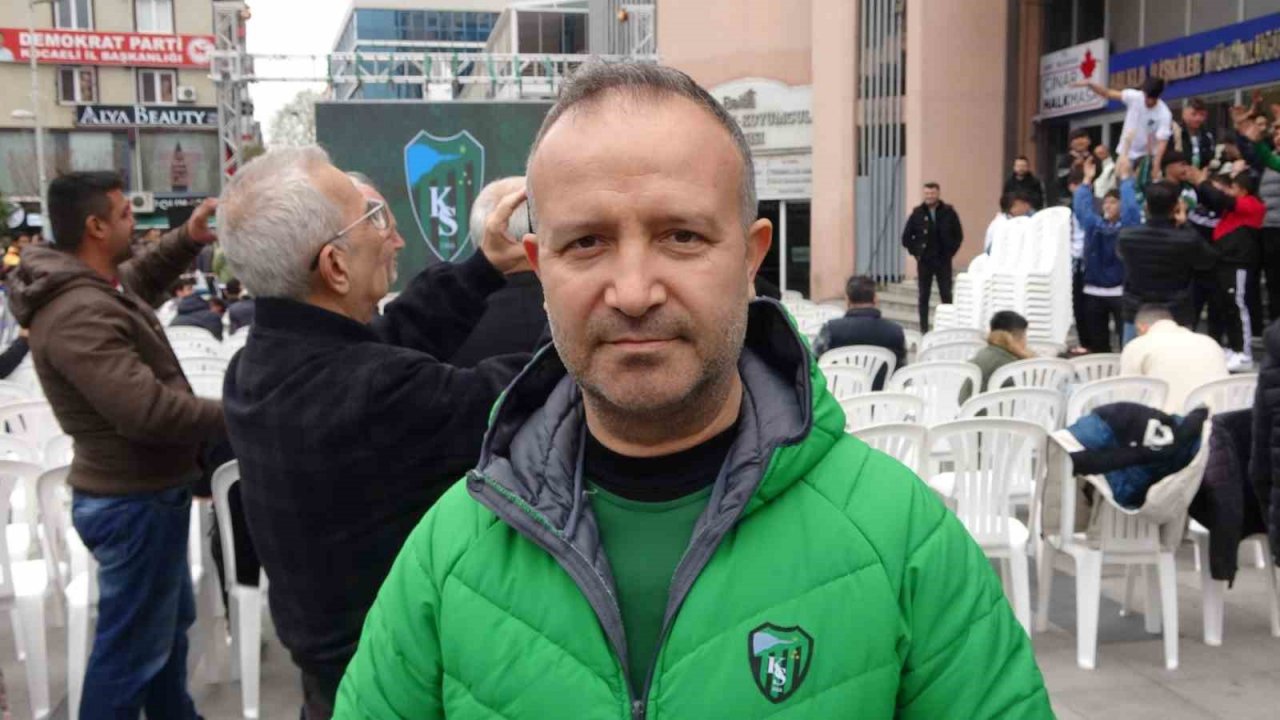 Taraftar yasağında kent merkezini stadyuma çevirdiler