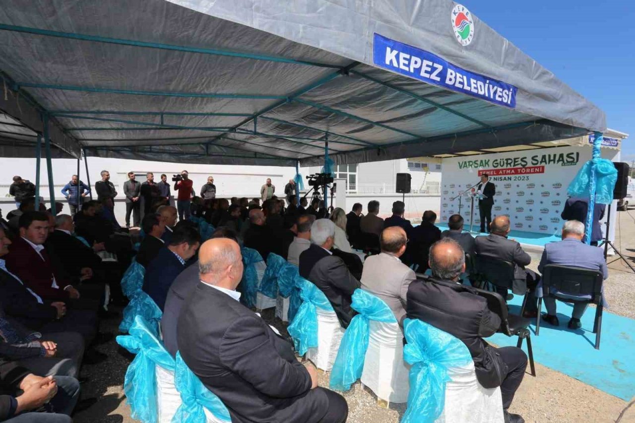 Kepez’den Varsak’a güreş sahası