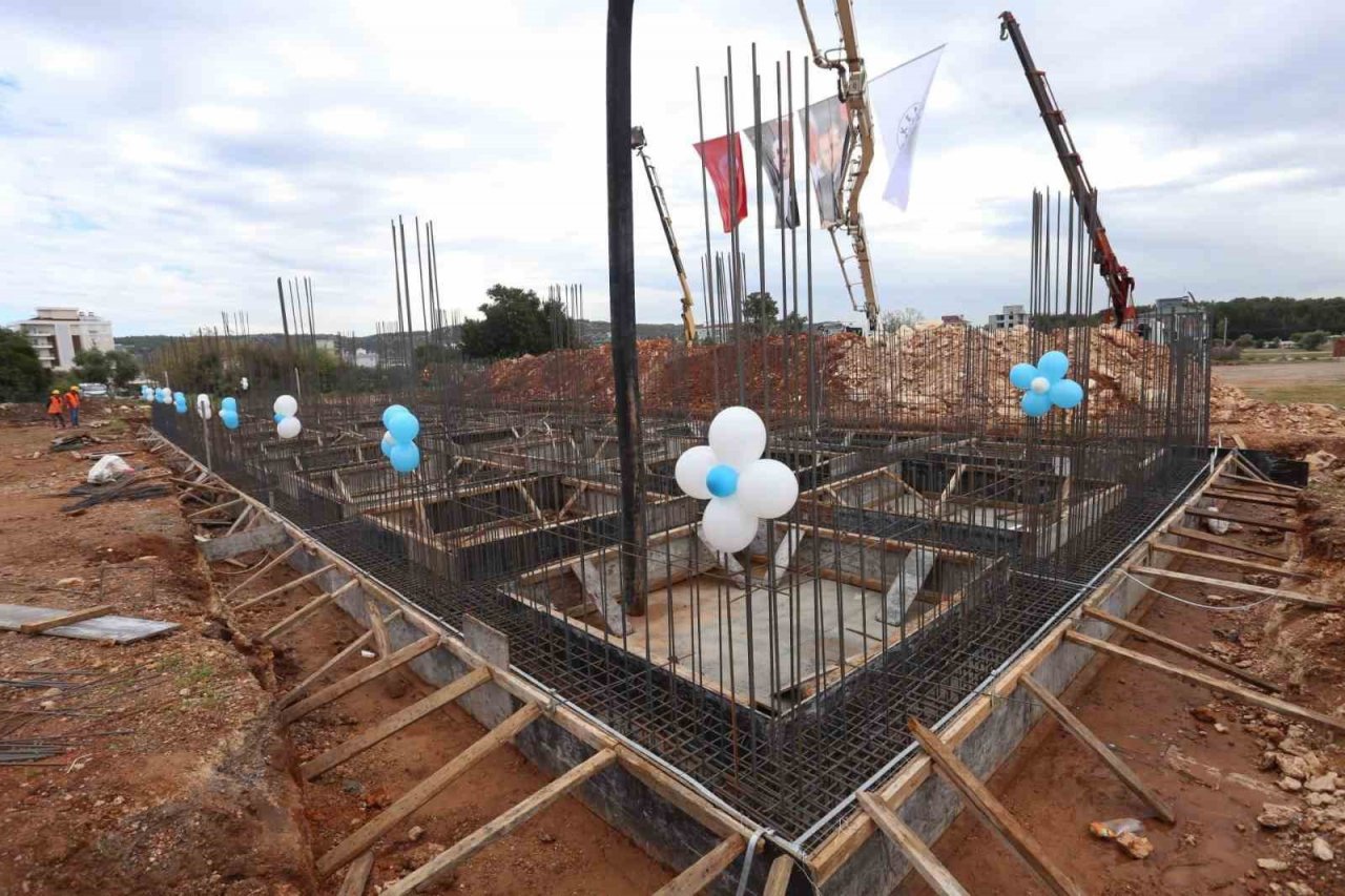 Kepez’den Varsak’a güreş sahası