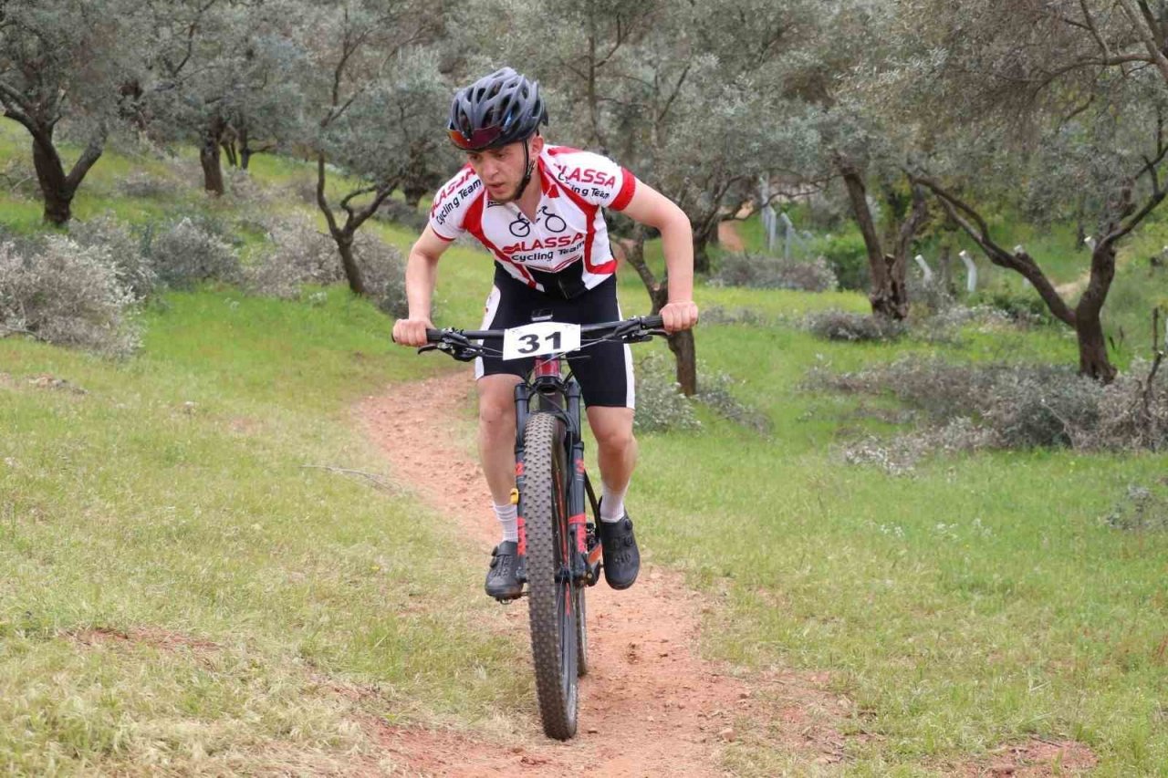 Pedallar şampiyonluk için Tralleis Antik Kenti’nde atıldı