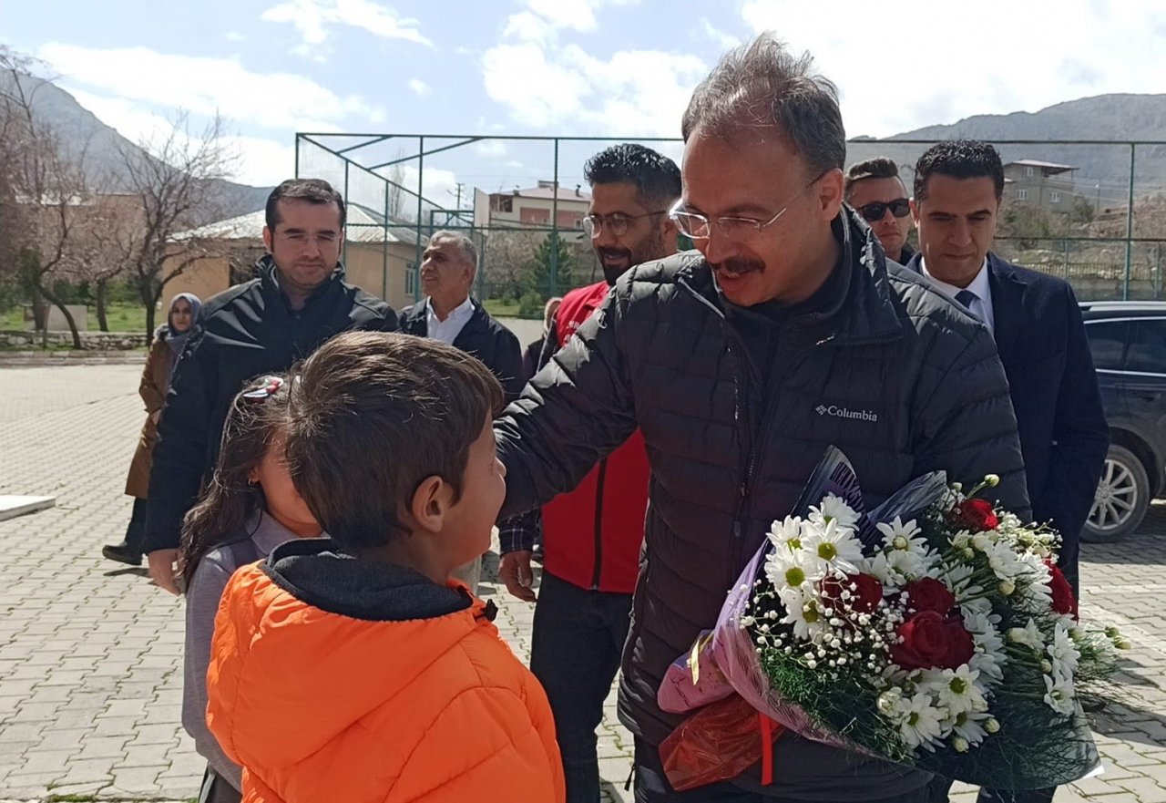 İkinci depremin merkezi Elbistan’da 64 gün sonra ilk ders zili çaldı