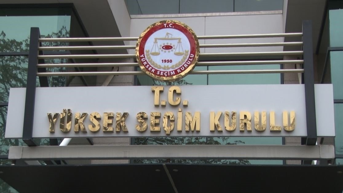 YSK’da 26 partinin aday listesinin incelenme işlemlerine devam ediliyor