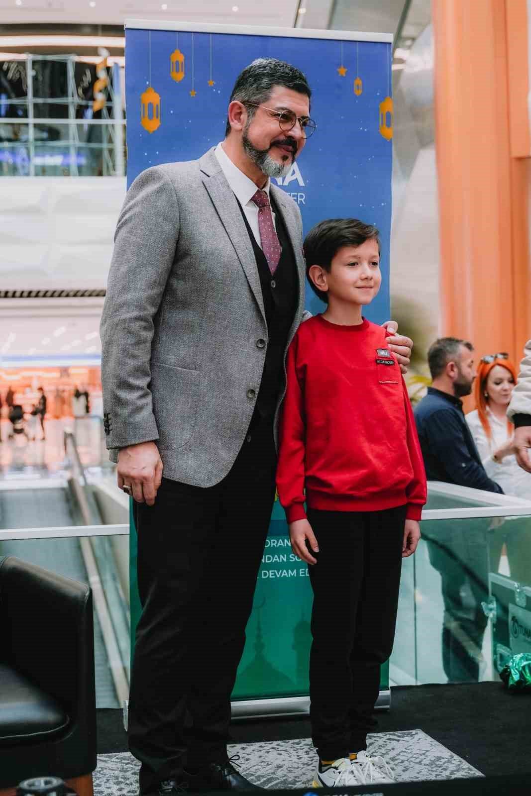 Fatih Çıtlak Tuna Life Center’da sevenleriyle buluştu