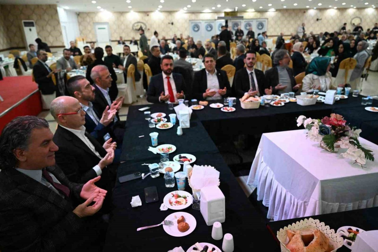 AK Parti Bursa İl Başkanı Gürkan: "20 yılda 100 yıllık icraata imza attık"