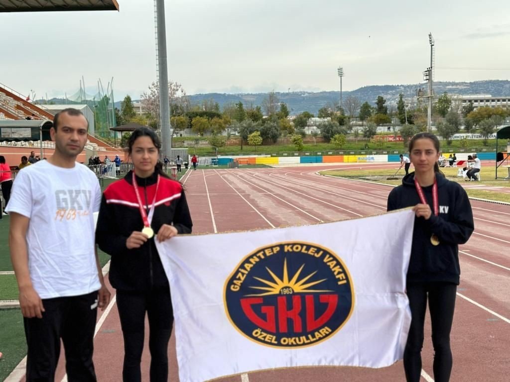 Gaziantep Kolej Vakfı’ndan atletizmde çifte birincilik