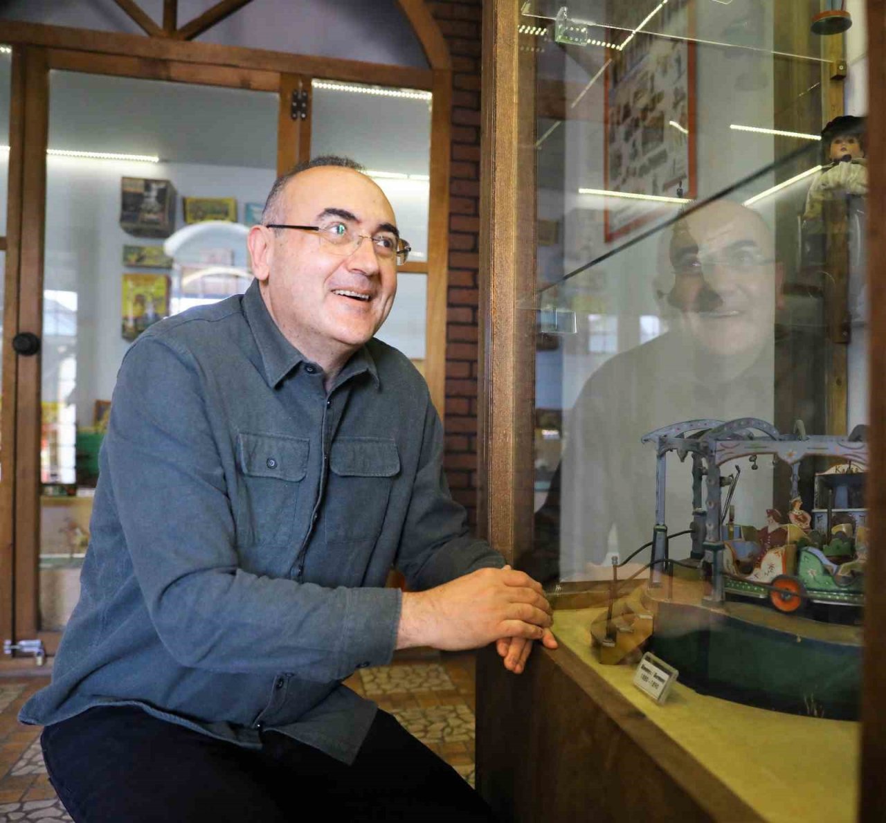 Sunay Akın kuruluşunda görev aldığı Oyuncak Müzesi’ni gezdi