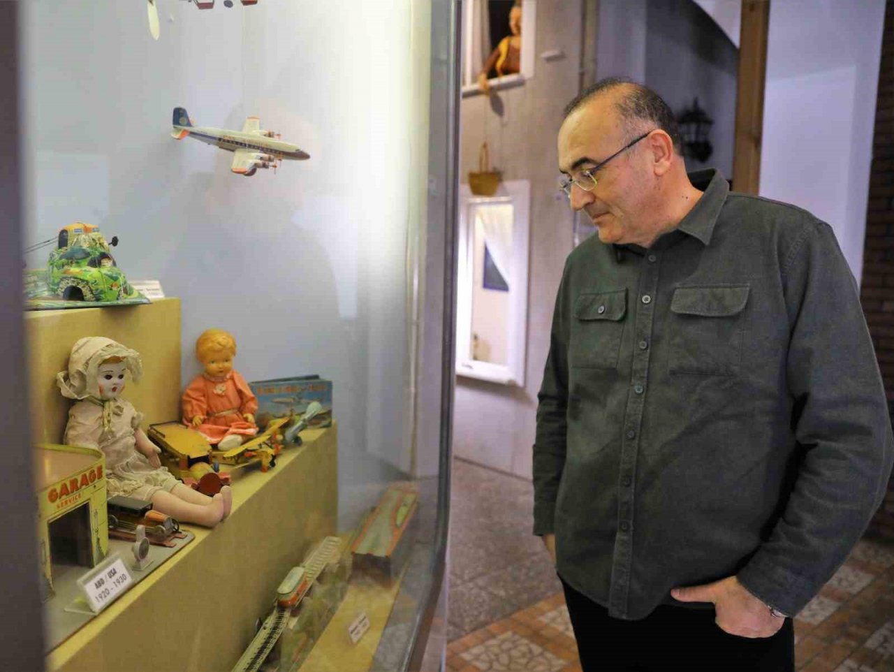 Sunay Akın kuruluşunda görev aldığı Oyuncak Müzesi’ni gezdi