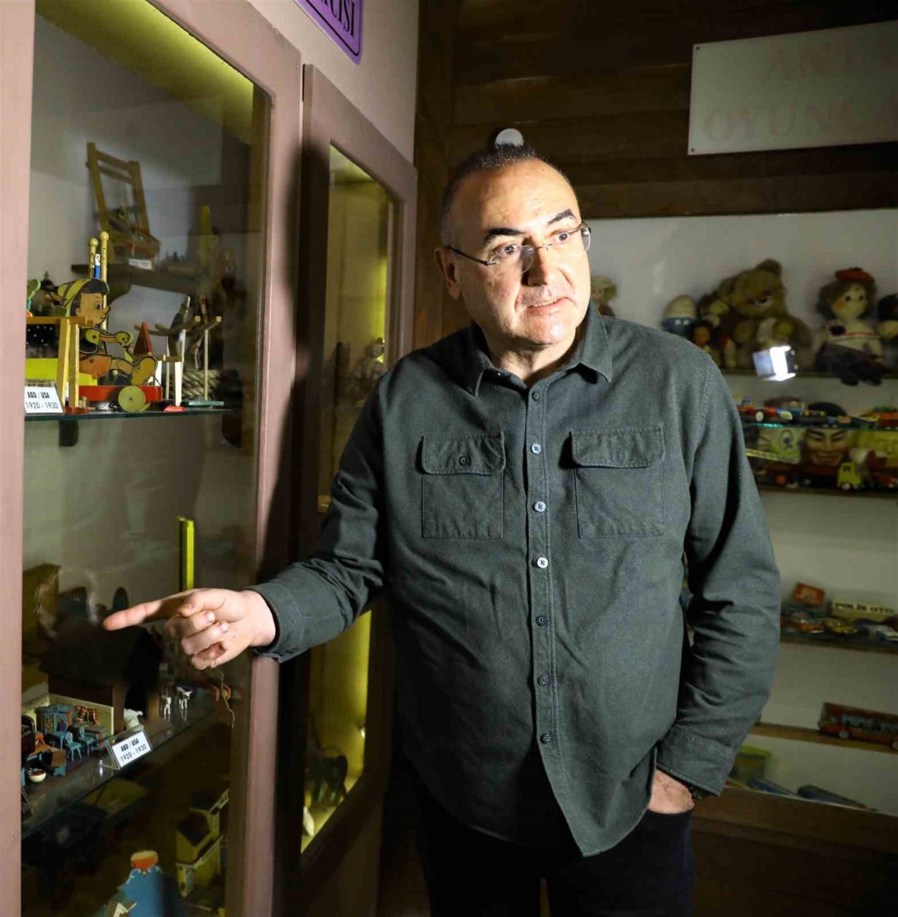 Sunay Akın kuruluşunda görev aldığı Oyuncak Müzesi’ni gezdi