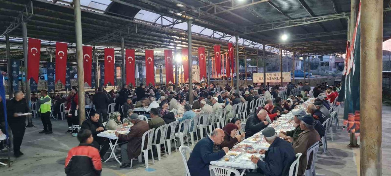 Aydın Büyükşehir Belediyesi iftar programlarını sürdürüyor