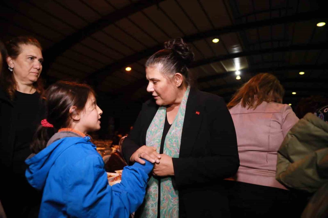 Aydın Büyükşehir Belediyesi iftar programlarını sürdürüyor