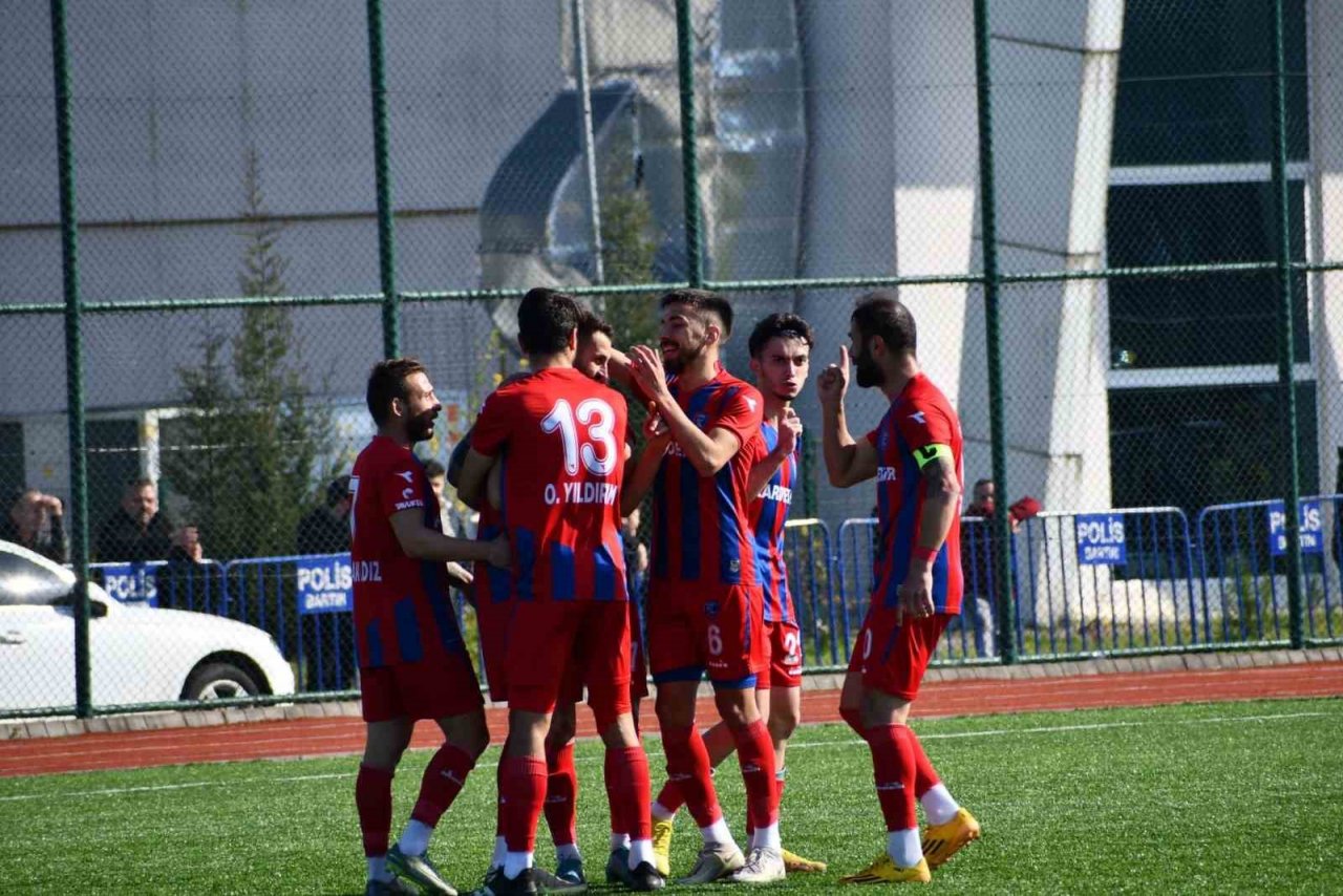 Karabük İdman Yurdu Bartın’dan liderliği garantileyerek döndü