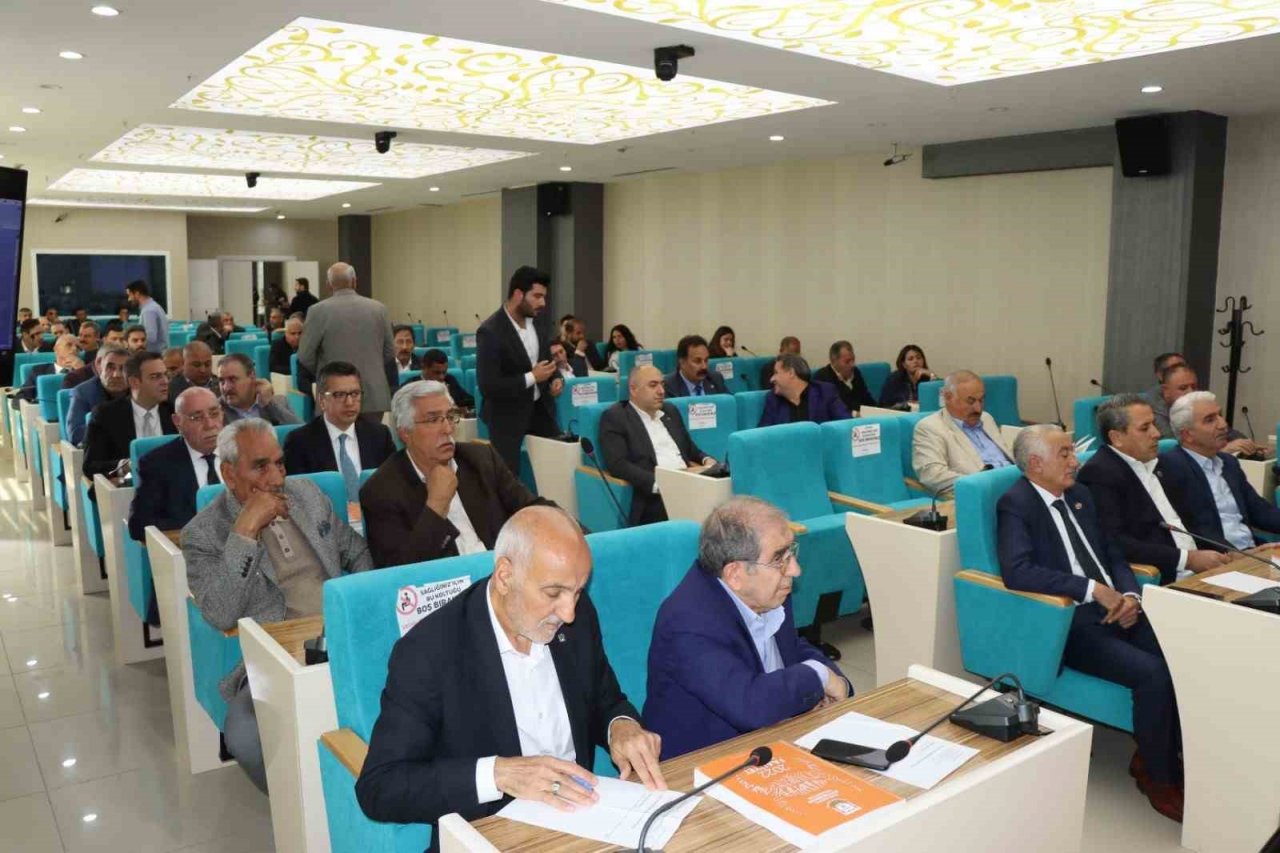 Büyükşehir Belediyesi Meclis Başkanlığına Serdar Şeyhanlı seçildi