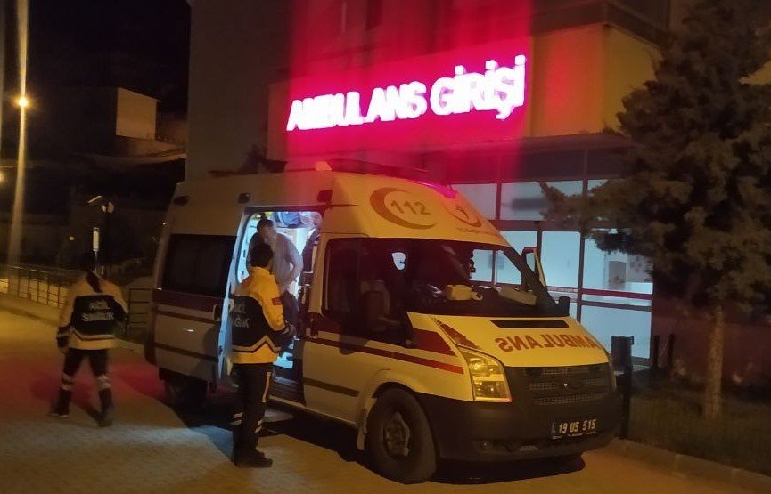 Camiden çıkanlara ateş açıldı: 2’si kadın 6 yaralı