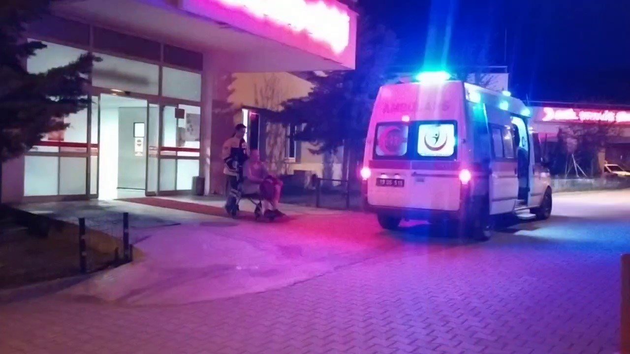 Camiden çıkanlara ateş açıldı: 2’si kadın 6 yaralı