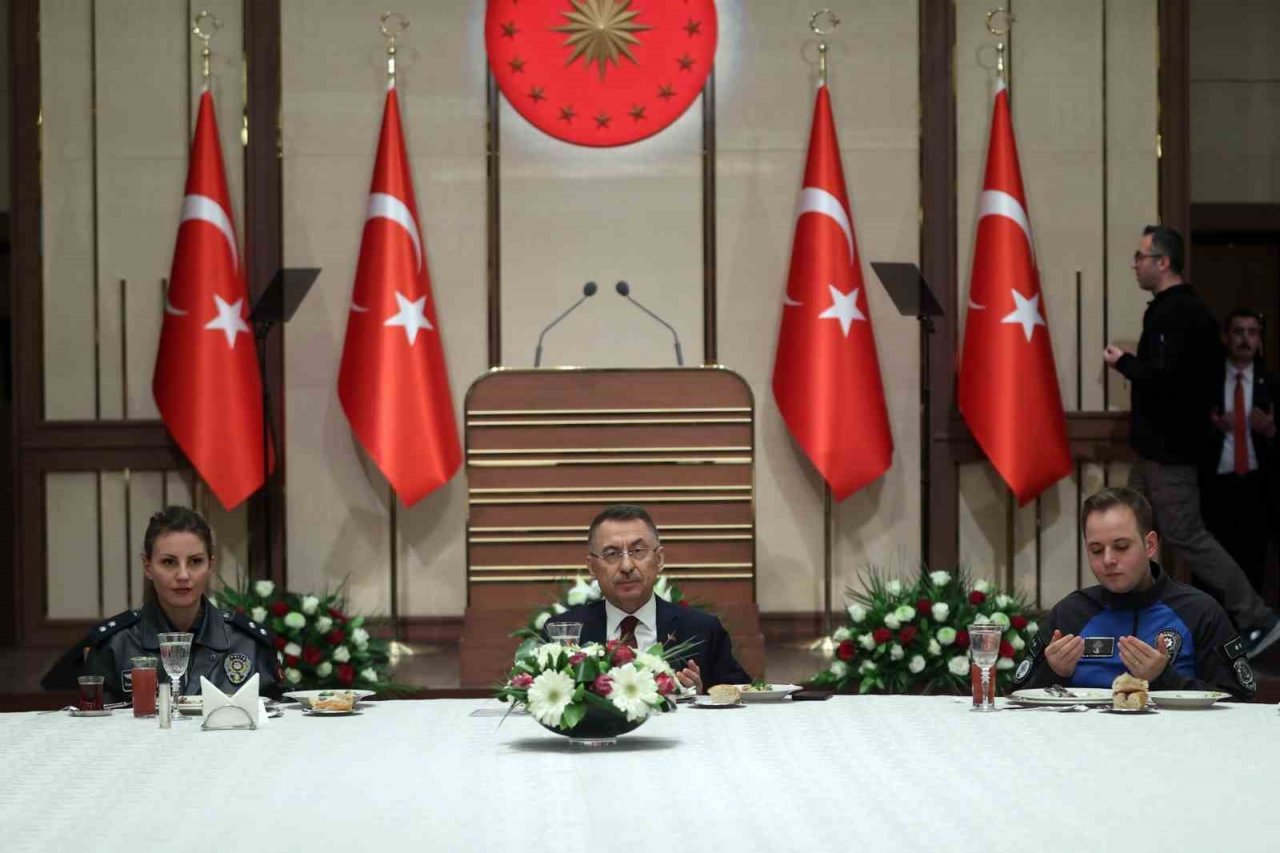 Cumhurbaşkanı Yardımcısı Oktay: “Depremde vefat eden 50 bini aşkın insanımız arasında 216 da emniyet mensubumuz bulunuyordu”