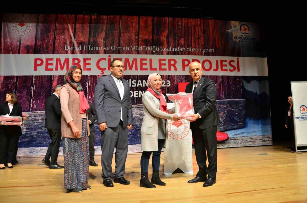 Denizli’nin 428 mahallesindeki 7 bin 552 kadına süt işleme ve hijyen eğitini verildi