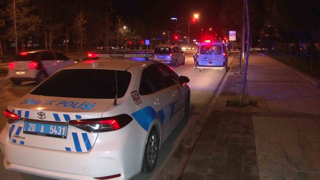 Otomobilin çarptığı 2 yaya ağır yaralandı