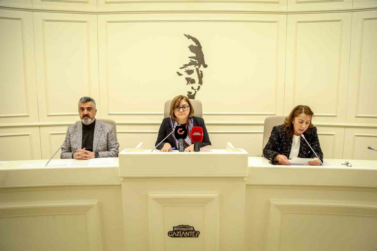 Büyükşehir meclisinin gündemi depremzedeler oldu