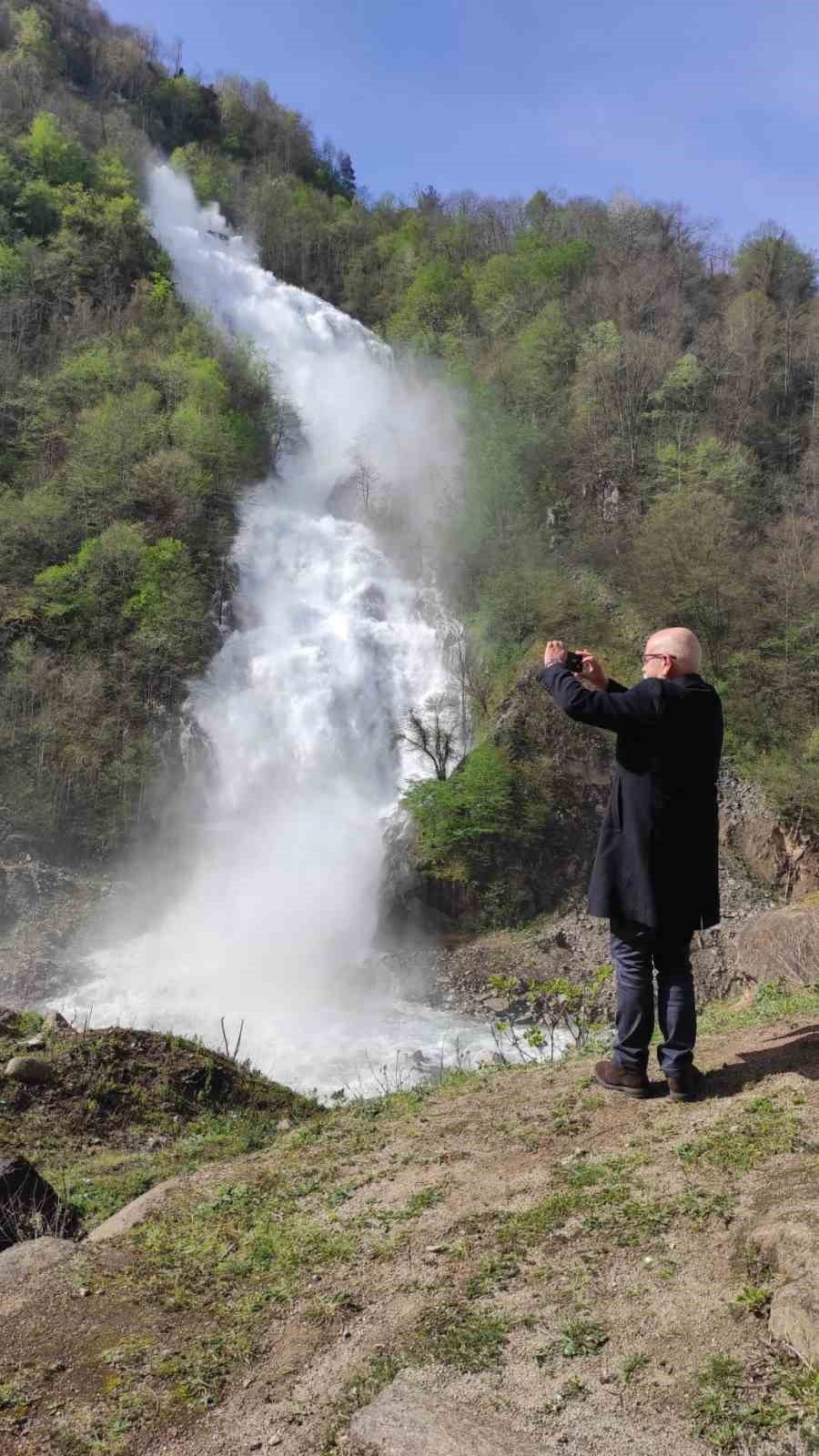 Giresun’da yapay şelale ilgi görüyor