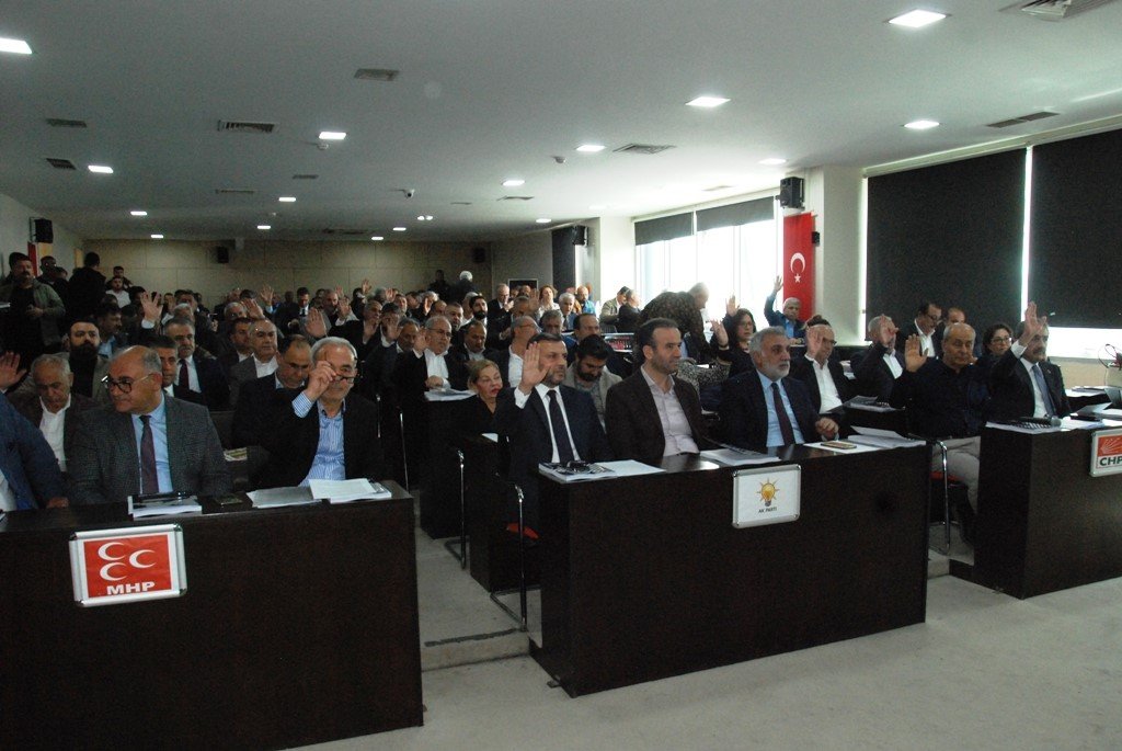 Adana Büyükşehir Belediye Meclisi altı yeni üye