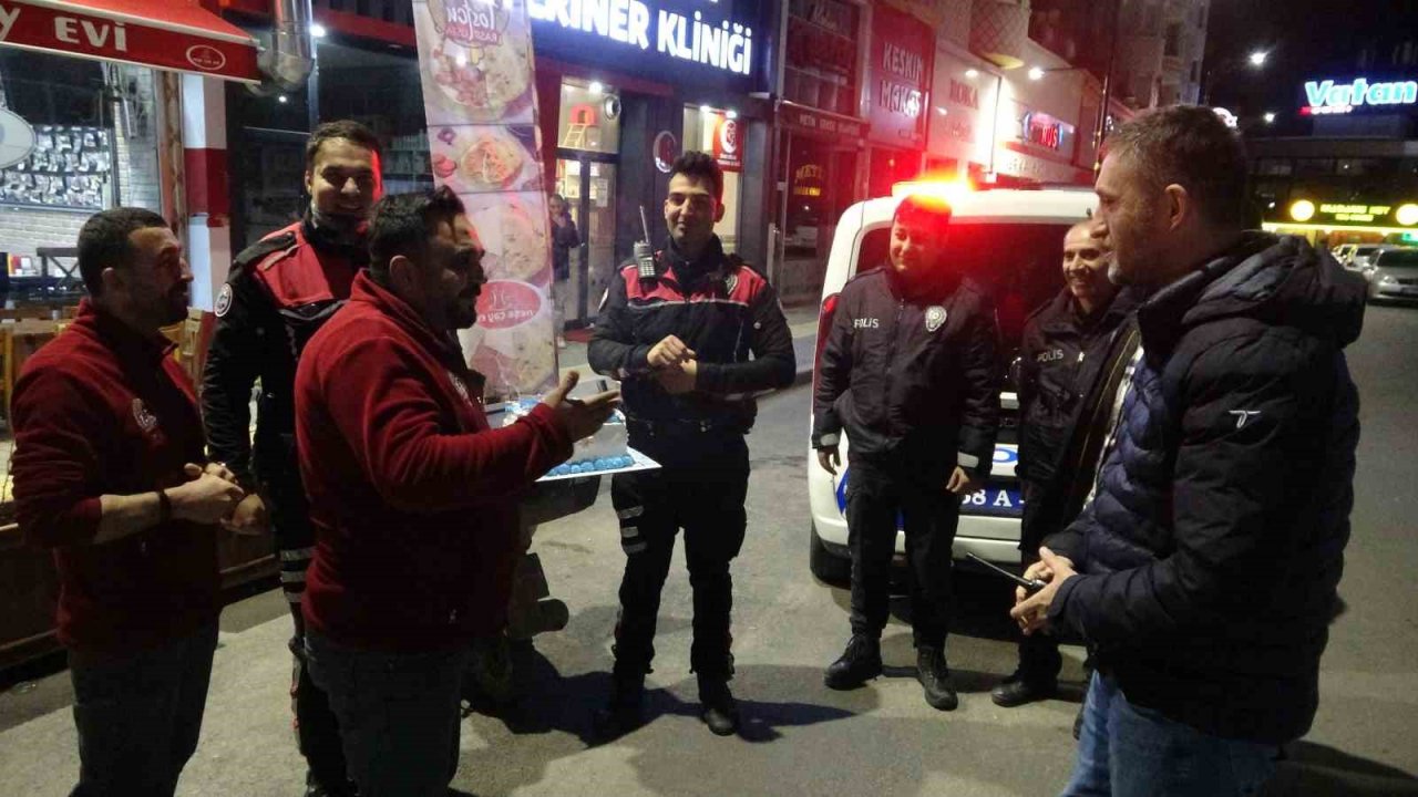 "Silahlı Kavga var" diye çağrılan polislere pasta sürprizi