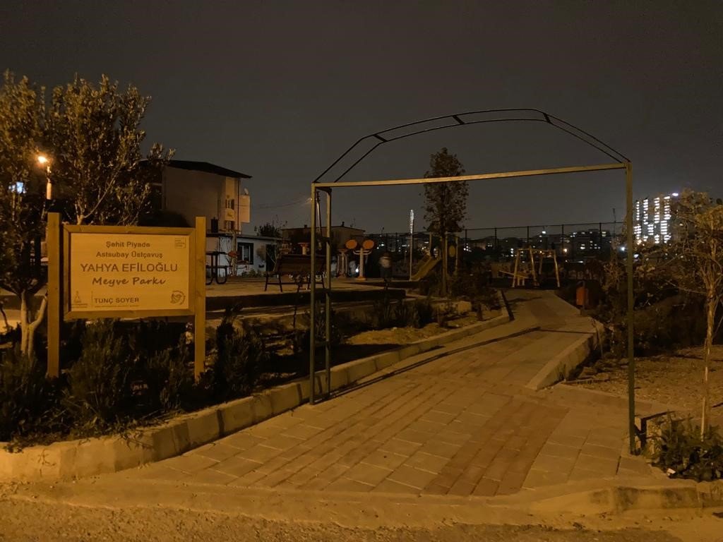 Madde bağımlılarından bıkan mahalle sakinleri parka ışıklandırma istiyor