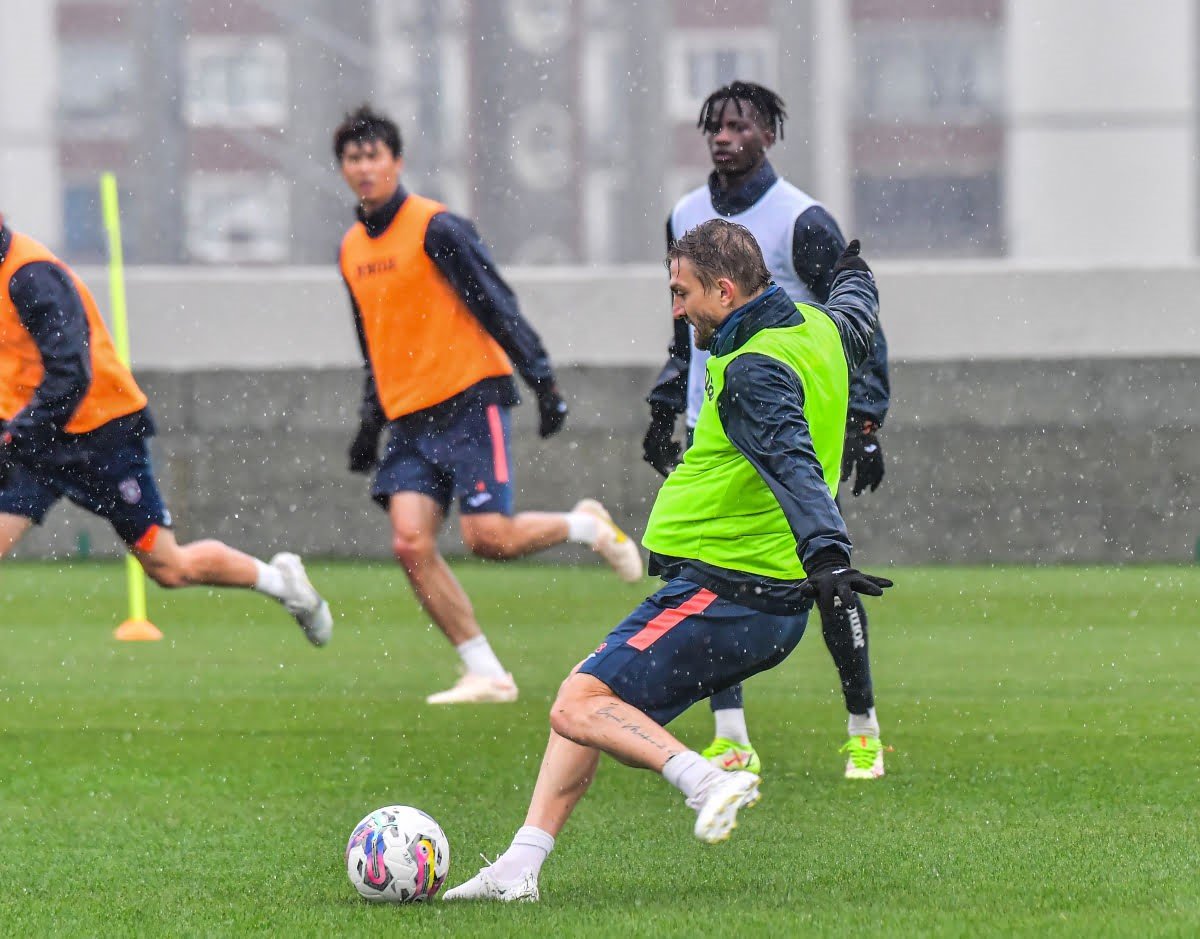 Medipol Başakşehir, İstanbulspor maçı hazırlıklarına başladı