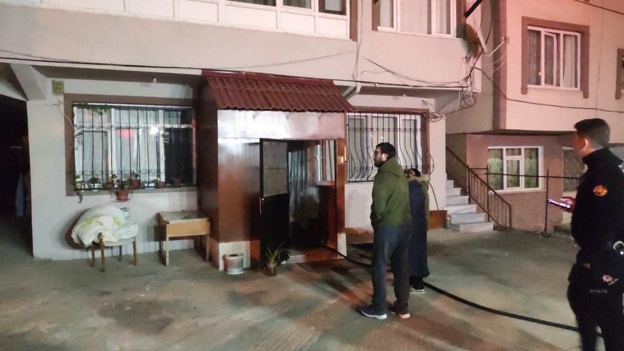 Fırında çıkan yangın ev sahiplerini korkuttu