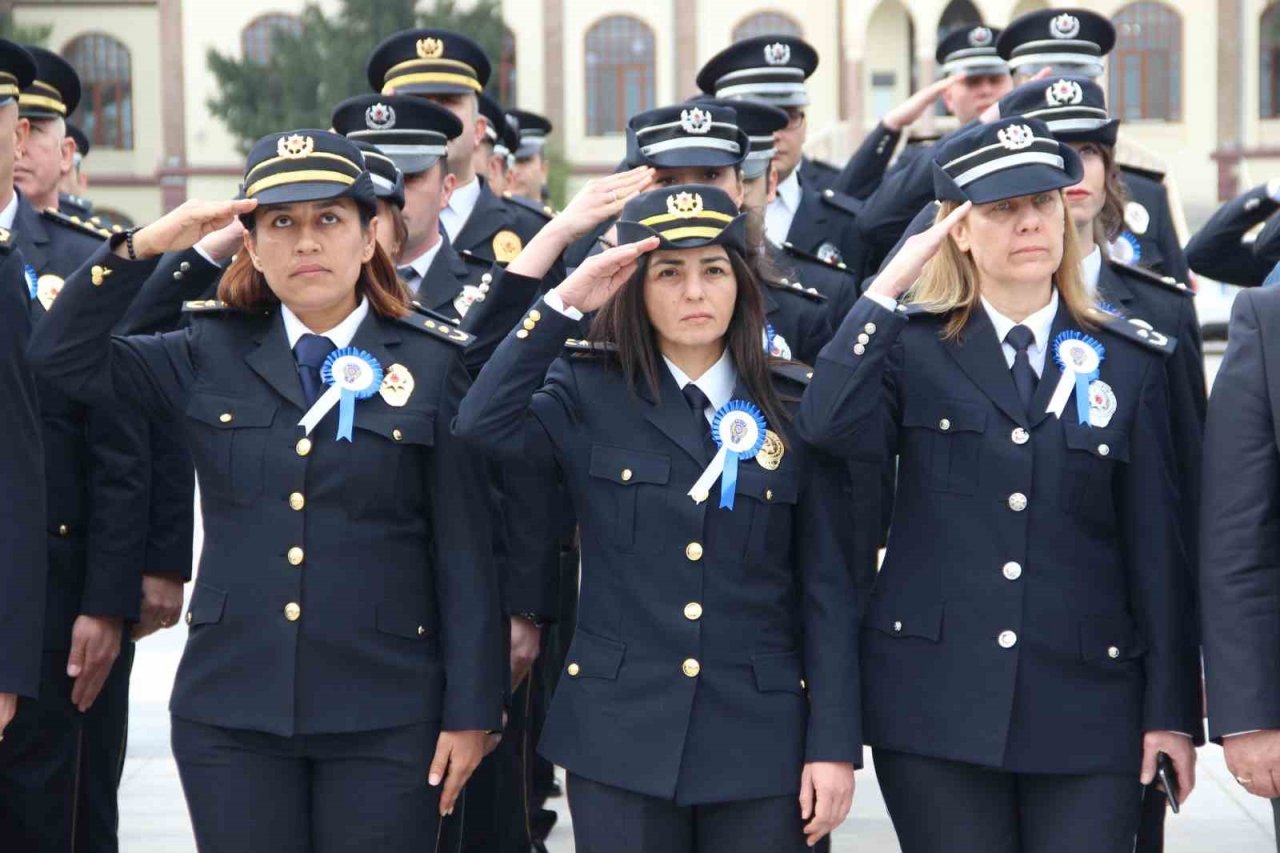 Emniyet teşkilatında buruk tören