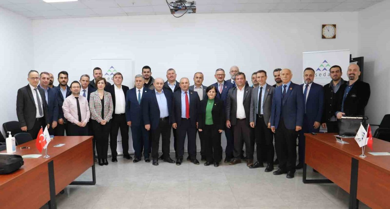 SEDAŞ’ın çalışmaları muhtarlara anlatıldı