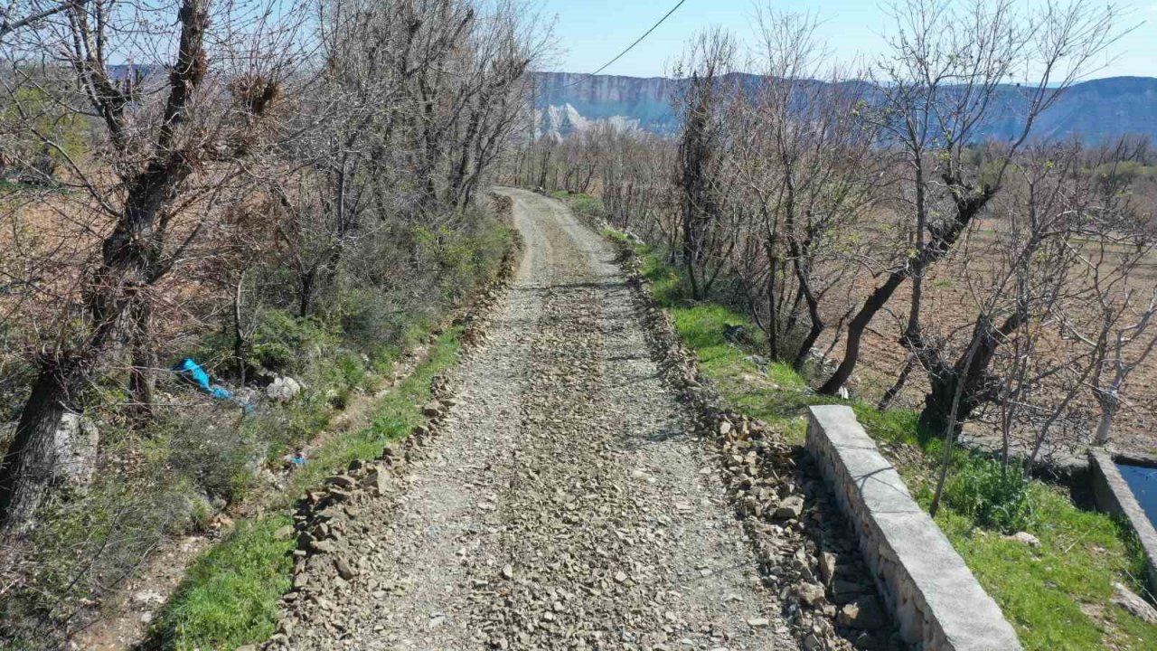 İzmit Belediyesi Adıyaman’da selden kapanan yolları açtı